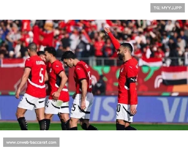 终场哨响，巴黎球员低头离场，雷恩球迷疯狂庆祝